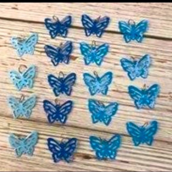 18 Blue Colored Metal Butterfly Charms Pendants! 2 Sided Colored Mixed Lot - Picture 3 of 6
